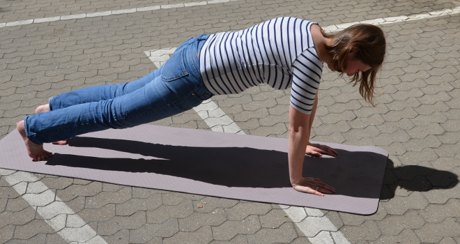 Übungen Fernseher Plank Unterarmstütz