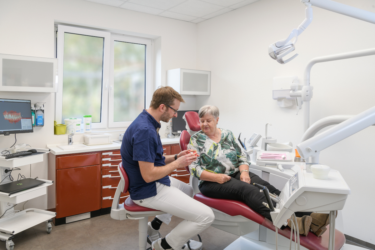Henning Riße | Zahnarzt Westerkappeln - Patientin
