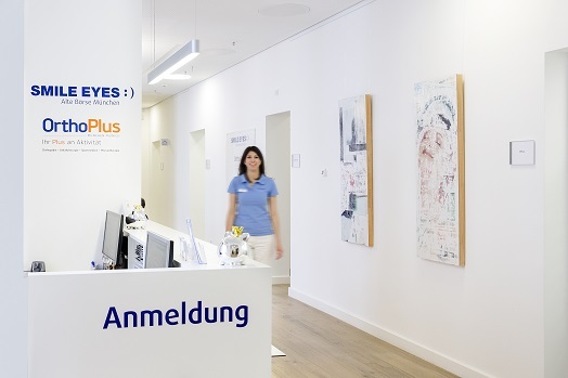 Dr. med. Martin Bechmann - Smile Eyes - Anmeldung