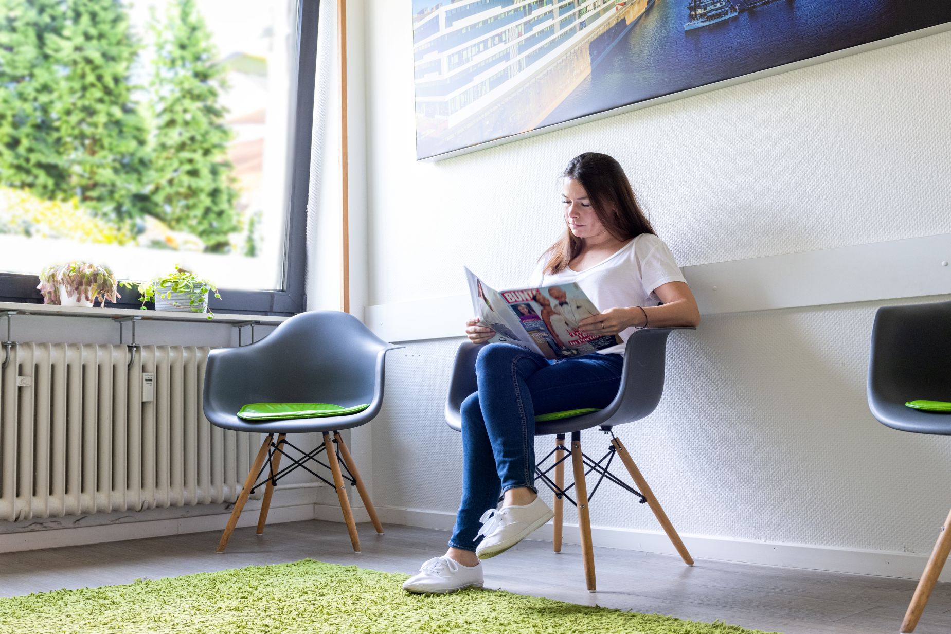 Wartezimmer - Zahnarzt Köln-Ehrenfeld | Zahnarztpraxis Dr. Lindner & Team