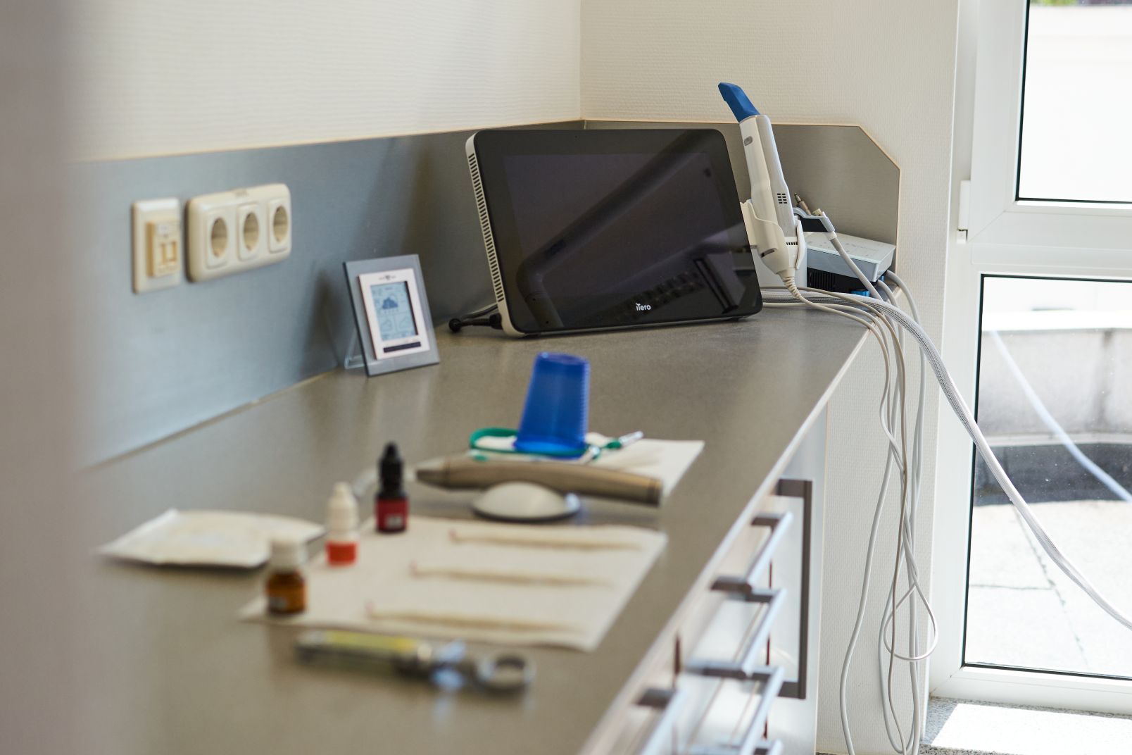 - Behandlungszimmer - Zahnarztpraxis Hanel | Zahnarzt in Langen