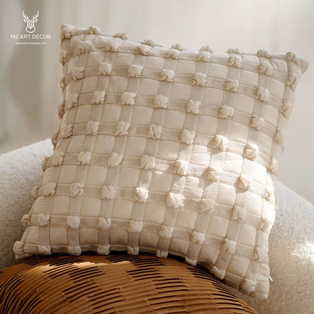 Hình ảnh chính của sản phẩm Vỏ gối hoạ tiết chấm vuông - M2 Art Decor