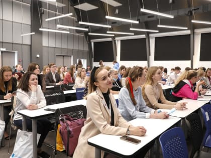 Выпускники тюменских колледжей станут наставниками для студентов в программе «Я в деле»