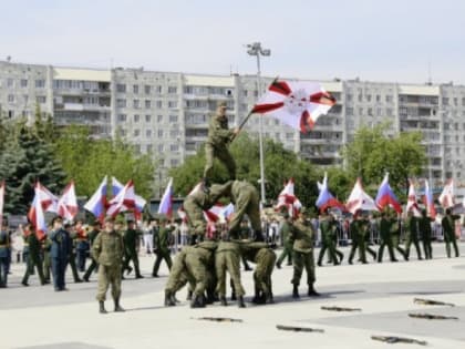 Торжественный выпуск офицеров инженерных войск прошел на площади 400-летия Тюмени