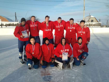 Сладковские хоккеисты сразились в первенстве района