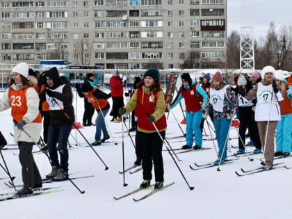 Кубок главы Тобольска по лыжным гонкам собрал более 400 участников