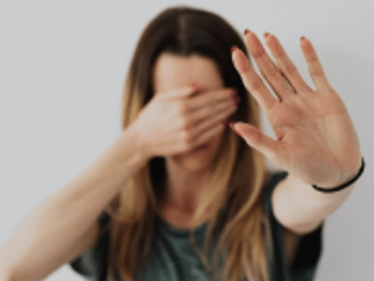 Почему начинают употреблять наркотики и в каком возрасте чаще всего это происходит?