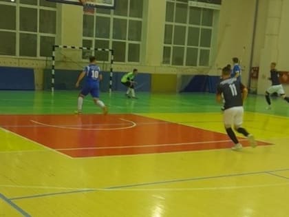 Военные курсанты потерпели первое поражение