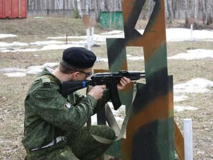 Курсанты-допризывники Тюменской области покажут навыки стрельбы и оказания первой помощи