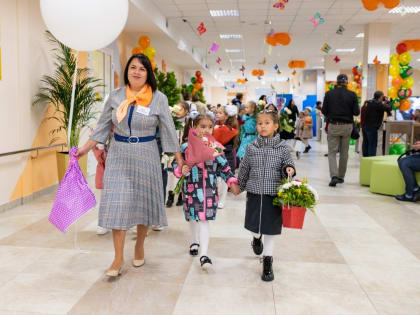 В 2022 году в школы Тюменской области пришли 11 "земских учителей"