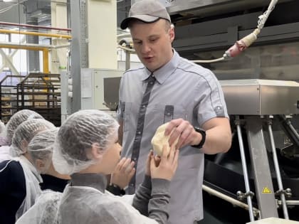 В Тюмени прошла экскурсия на хлебокомбинат для детей Донбасса