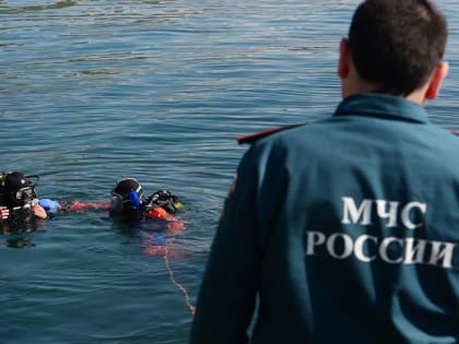 Водолазы ищут в одной из рек Тюменской области тело пропавшего ребенка