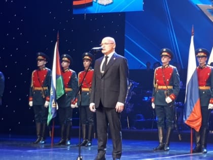 Тюменских ветеранов и военных с Днем защитника отечества поздравил председатель гордумы Евгений Заболотный