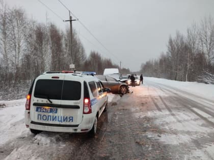 Авария с несколькими пострадавшими произошла на дороге под Тюменью