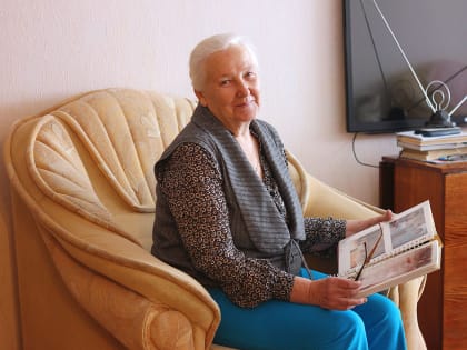 8 Марта ветеран педагогического труда Голышмановской школы № 1 Зоя Квиткина отмечает 80-летие