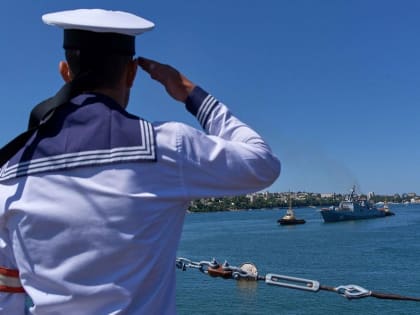 Александр Ледаков поздравляет с Днем  моряка