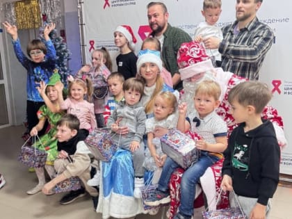 Новогодний утренник для детей в Центре СПИД