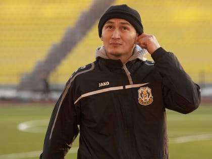 «Геолог», «Чинги-Тура» и «Газпромбанк» гонятся за «Славой» в зимнем чемпионате области по футболу среди ветеранов