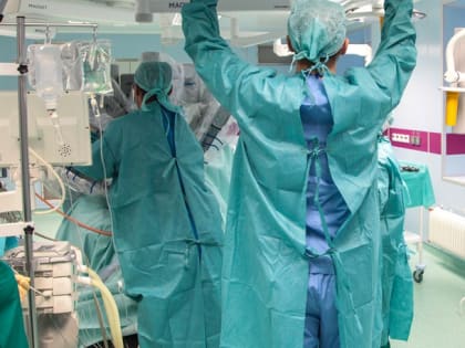 Тобольские врачи спасли жизнь пациенту с сильным артериальным кровотечением