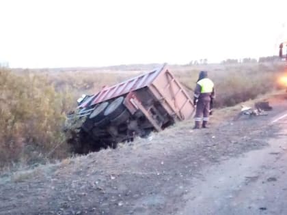 На тюменской трассе в ДТП с грузовиком погиб мужчина