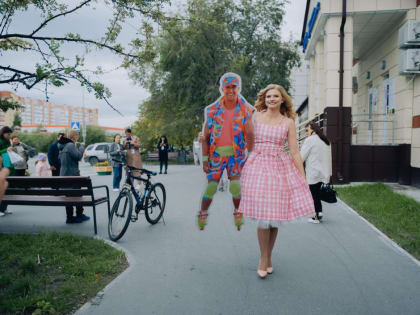 Барби и Кен попробовали проголосовать в Тюмени