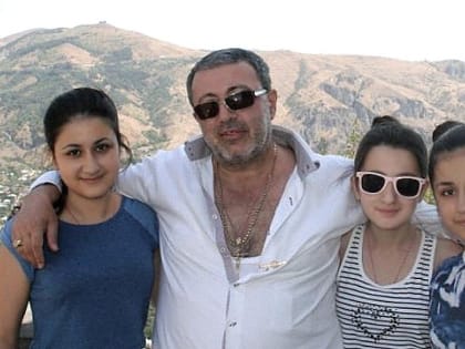 Михаил Хачатурян стрелял в одну из дочерей