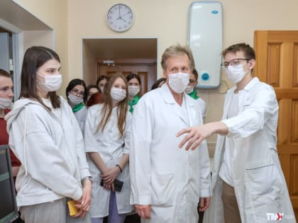 Ямальских школьников познакомили с работой врачей - кардиологов