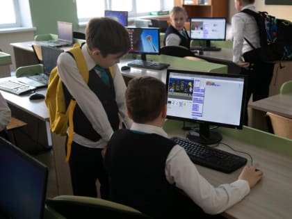 Новый компьютерный класс открылся в школе села Ембаево