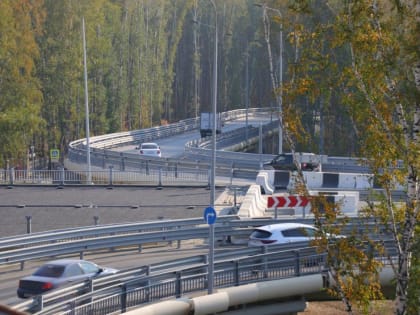 Владимир Якушев поздравил работников дорожного хозяйства УФО с профессиональным праздником