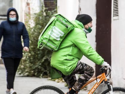 В Тюменской области на 77 % вырос спрос на курьеров