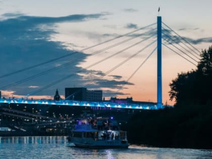 В День города мост Влюбленных в Тюмени засияет разноцветными огнями