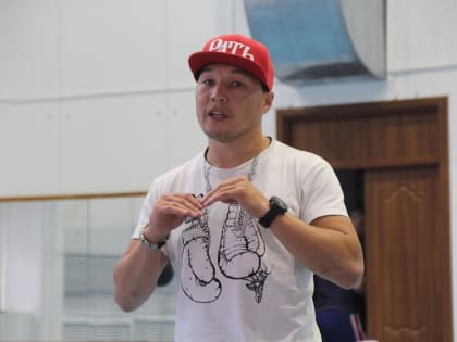 Юные боксеры встретились с Русланом Проводниковым. Фото