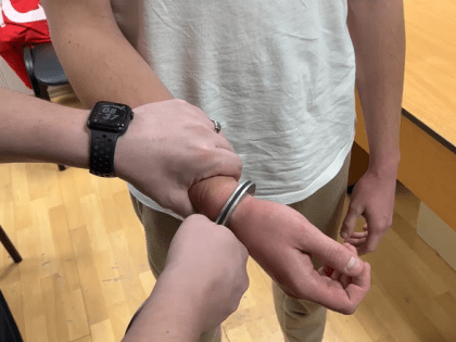 В Тюмени курьер мошенников забрал у горожан 300 тысяч рублей