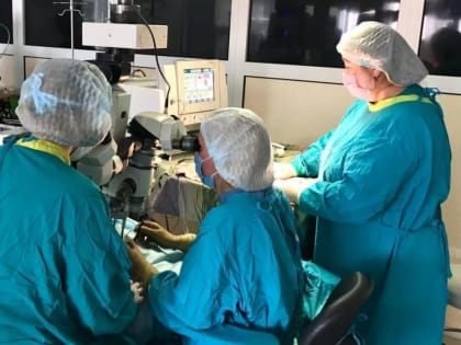 Тюменские офтальмологи восстановили зрение пациенту с серьезной травмой