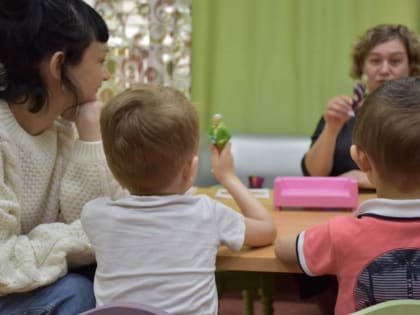 В Тюменском центре "Родник" детей учат геометрическому конструированию