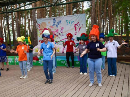 Светлана Касенова поздравляет с Днём защиты детей