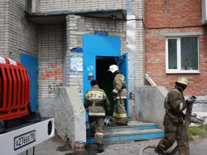 В Радужном пожарные спасли женщину