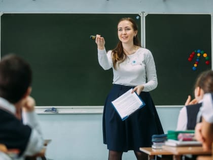 Росстат оценил зарплаты учителей