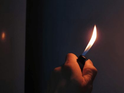 В Салехарде мужчина задушил знакомую и сжег ее квартиру