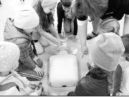 В роли медика