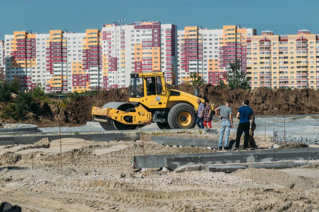 Строительство в тюмени. Дороги Тюменская Слобода Тюмень. Тюменская Слобода парк. Застройка Тюменской слободы. Сквер Тюменская Слобода.