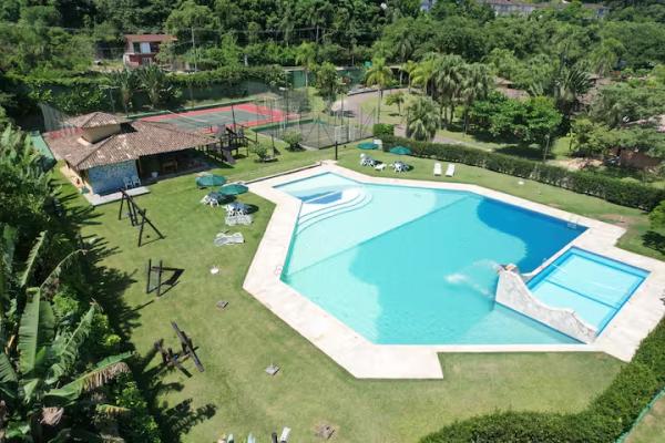 Saíra: Recanto em Camburizinho