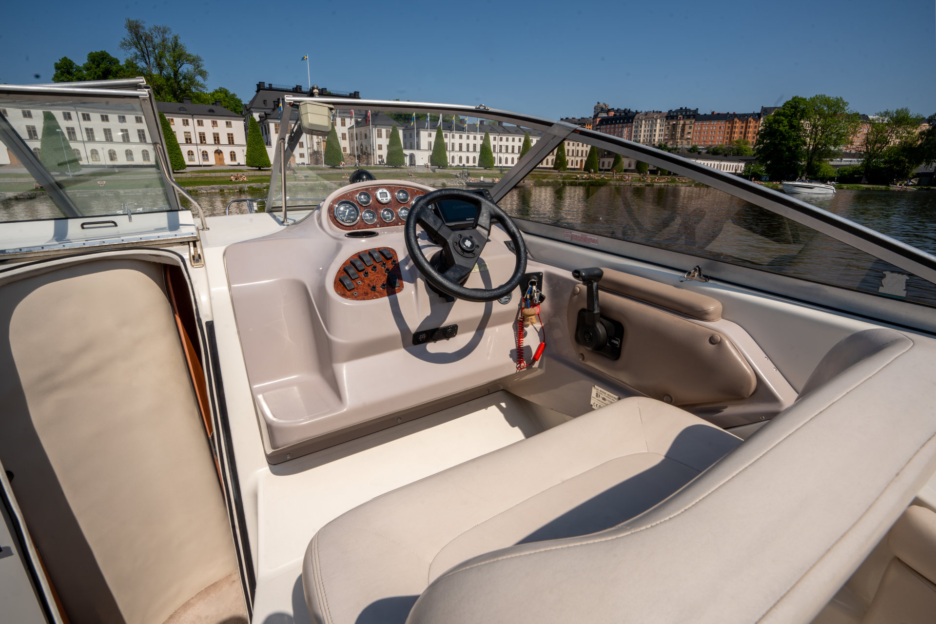Exquisite cruising with captain and crew