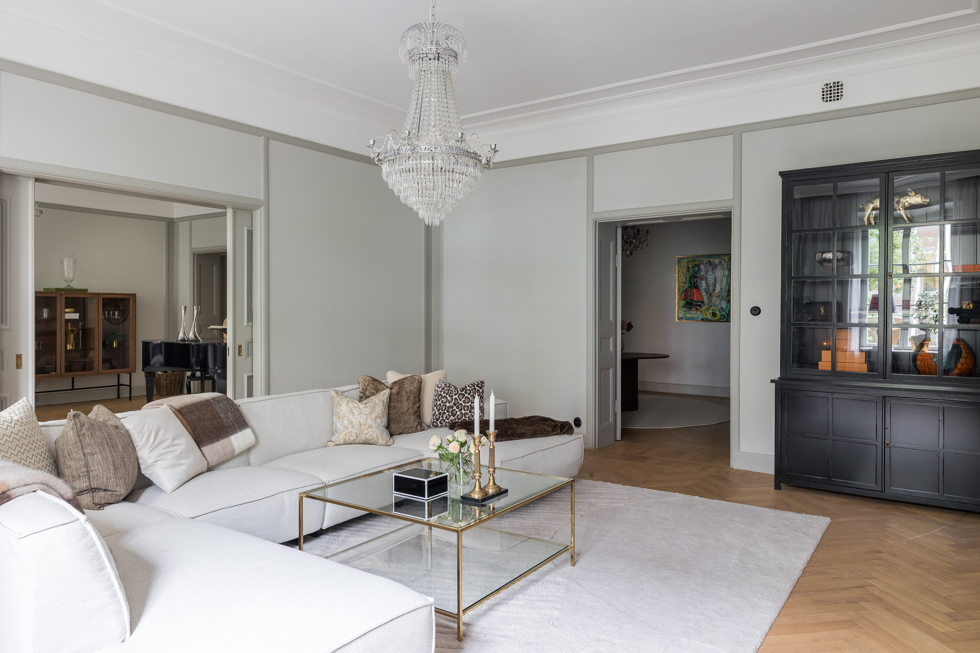 Charles Maison II — refined residence with space and detail in Östermalm