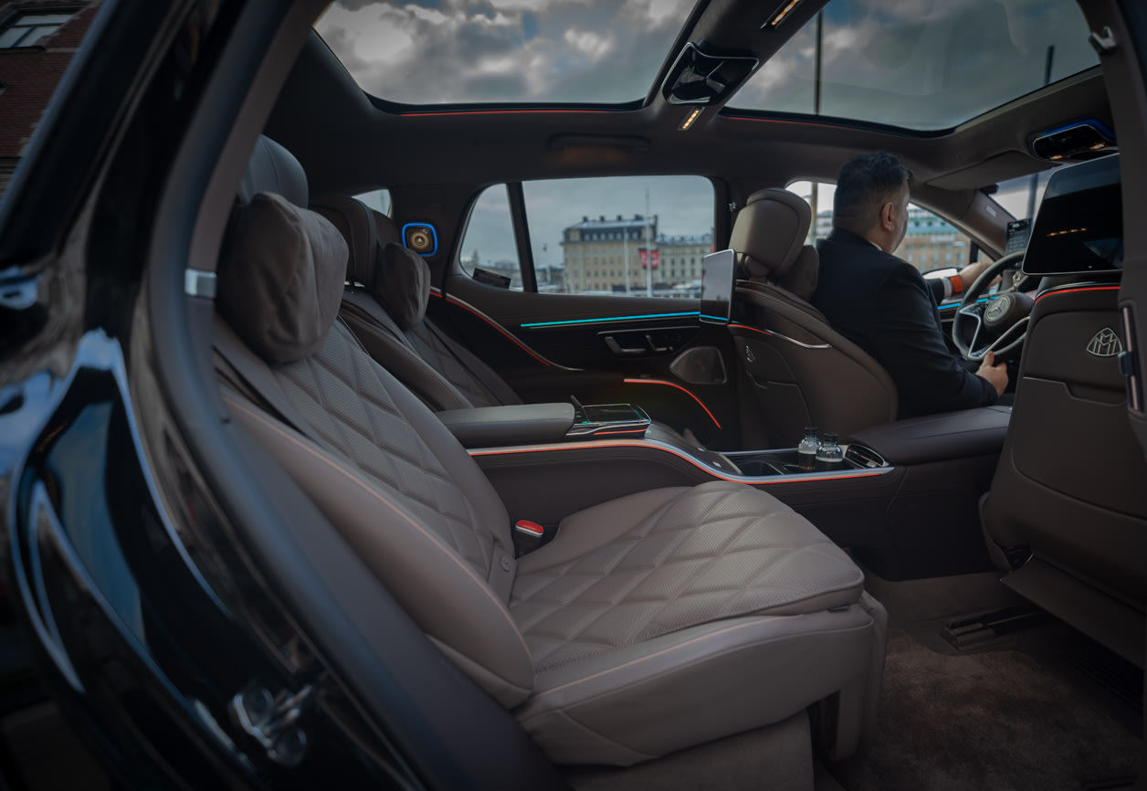 Mr Charles limousine on the road, chauffeur service across Sweden