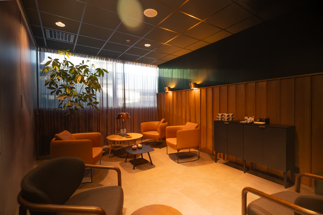 VIP Meet & Greet with Private Lounge