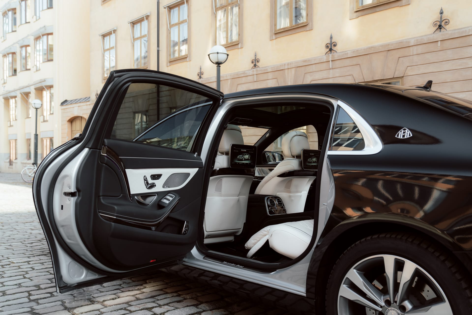 Mercedes-Maybach S600 — luxury car rental Stockholm