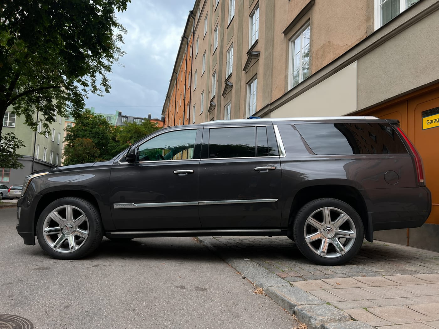 Cadillac Escalade rental Stockholm — seven-seat luxury SUV