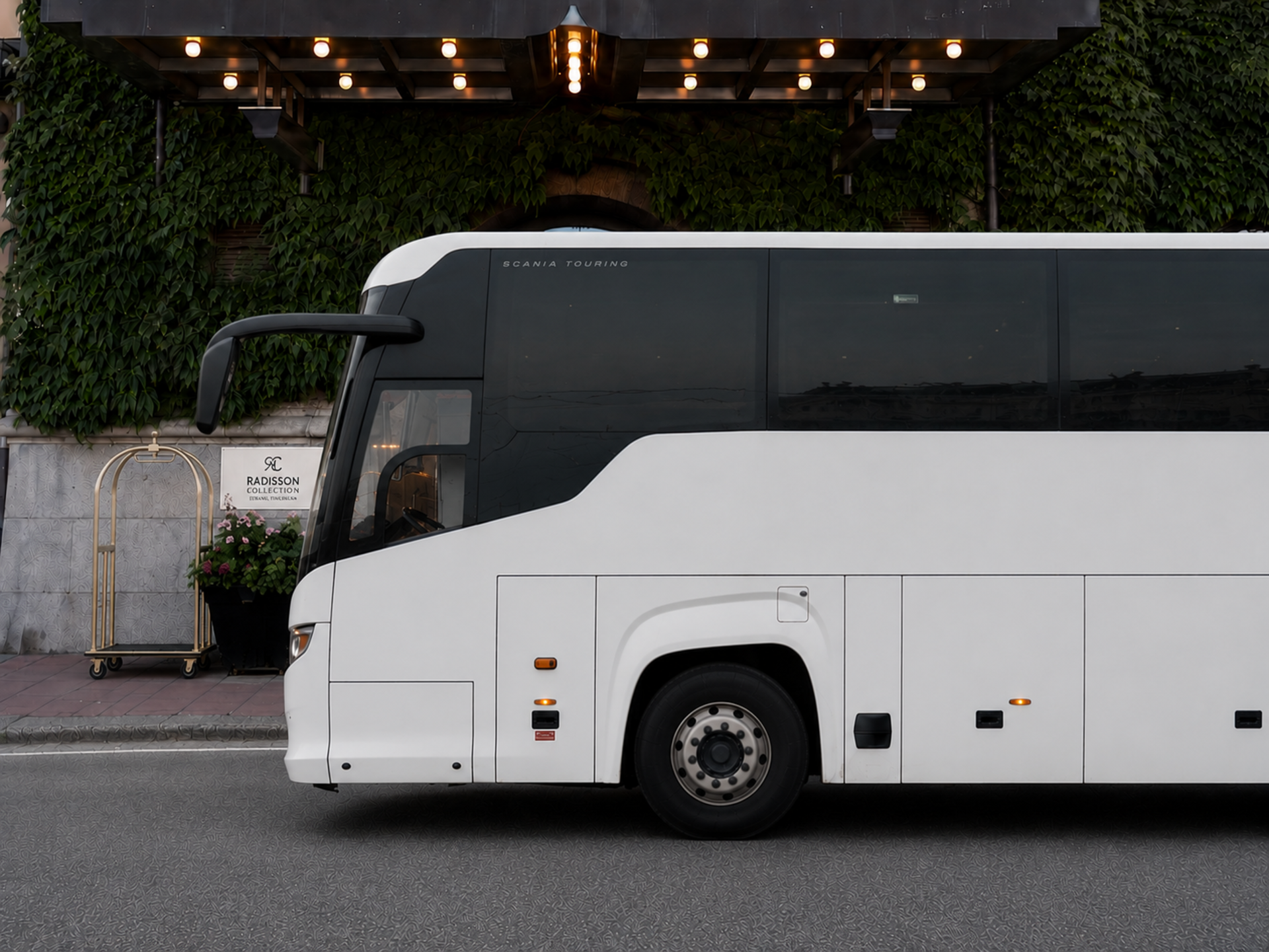 Private Coach exterior