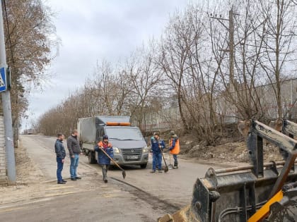 Депутаты проинспектировали ямочный ремонт дороги в поселках Люберец